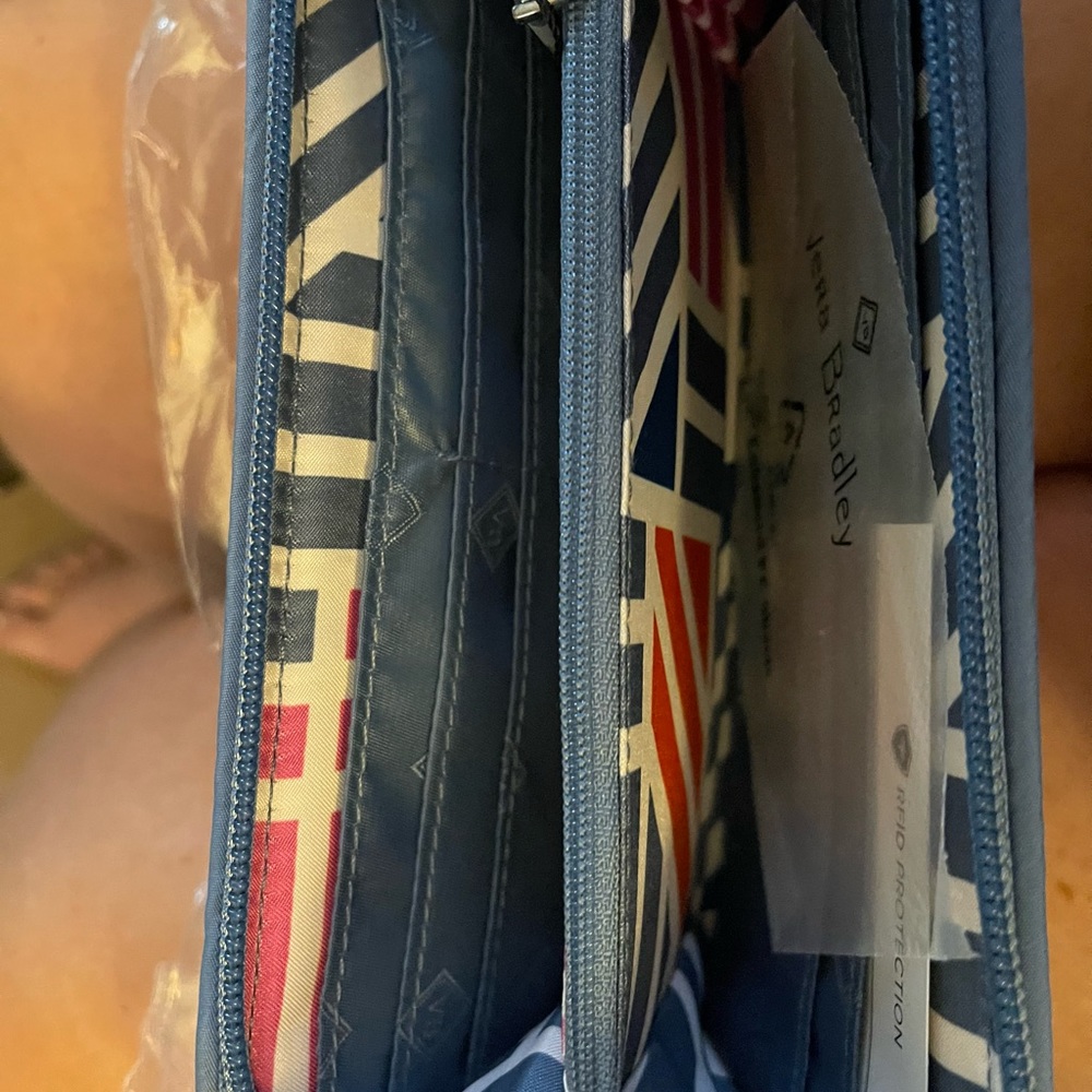 Vera Bradley wallet - Picture 5 of 11